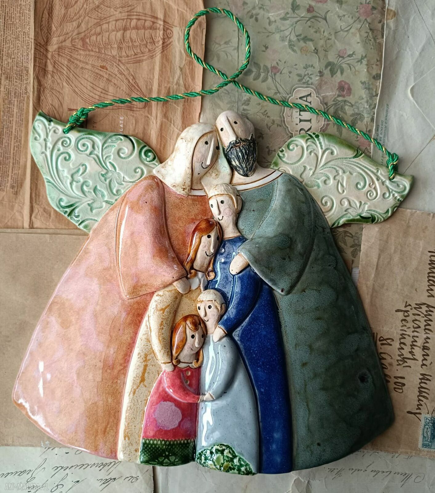 Anioł Rodziny - ceramiczna ozdoba na ścianę z wygrawerowanym imieniem