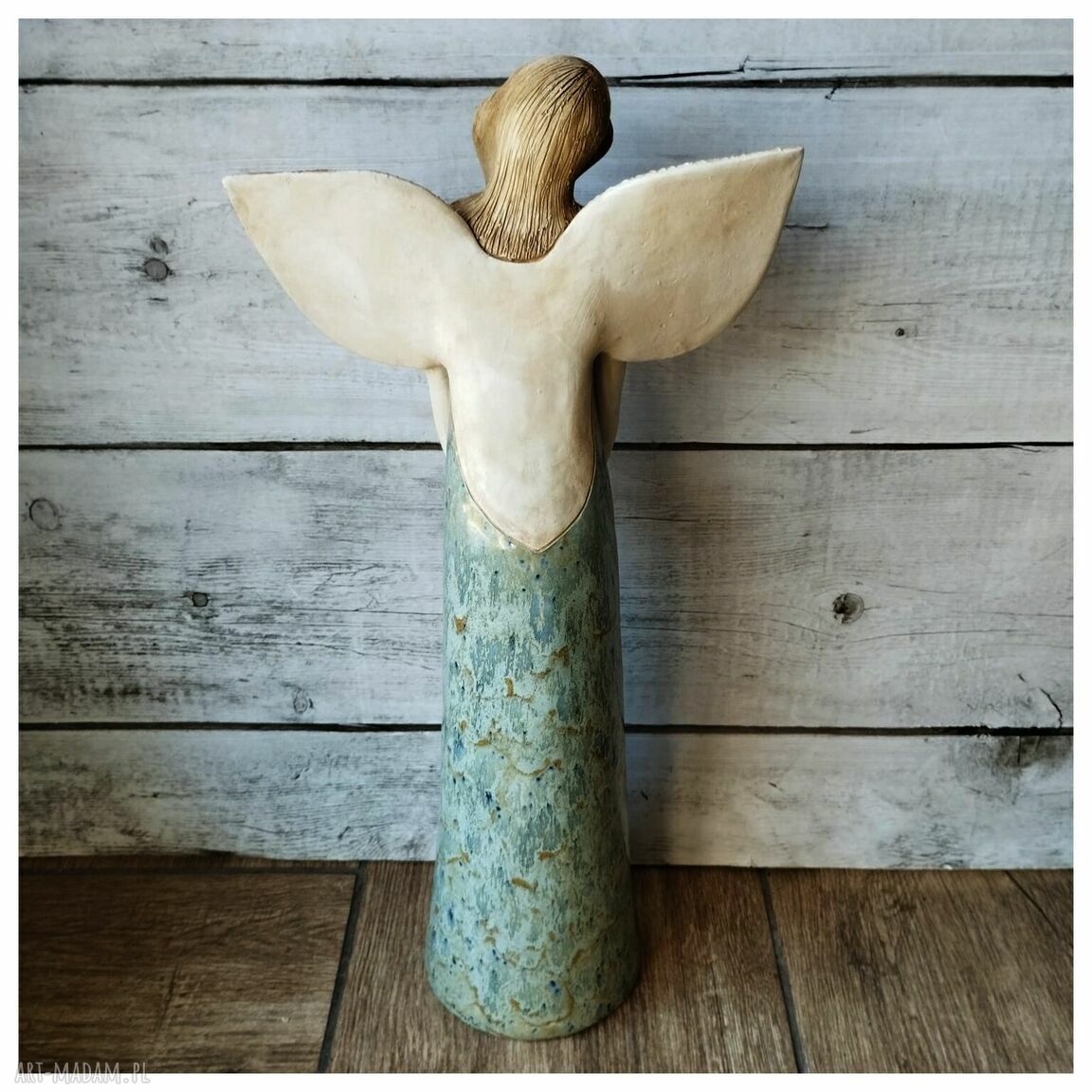 Anioł seledynowy z sercem - ceramika handmade 33 cm