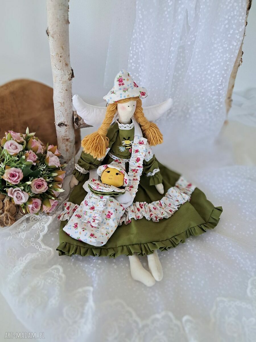 Anioł stróż z pszczółką - miękka lalka handmade 45 cm dla dziecka