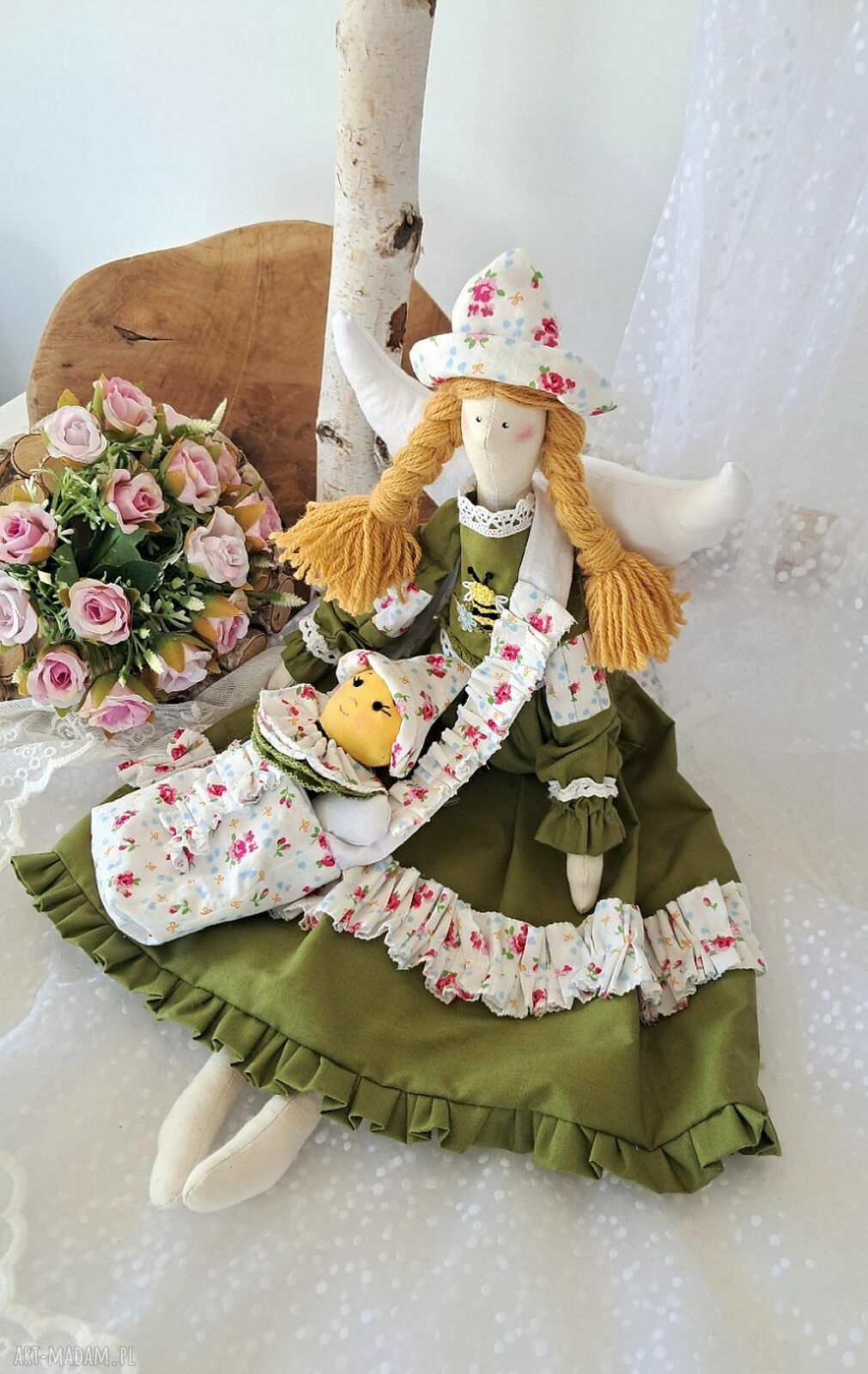 Anioł stróż z pszczółką - miękka lalka handmade 45 cm dla dziecka