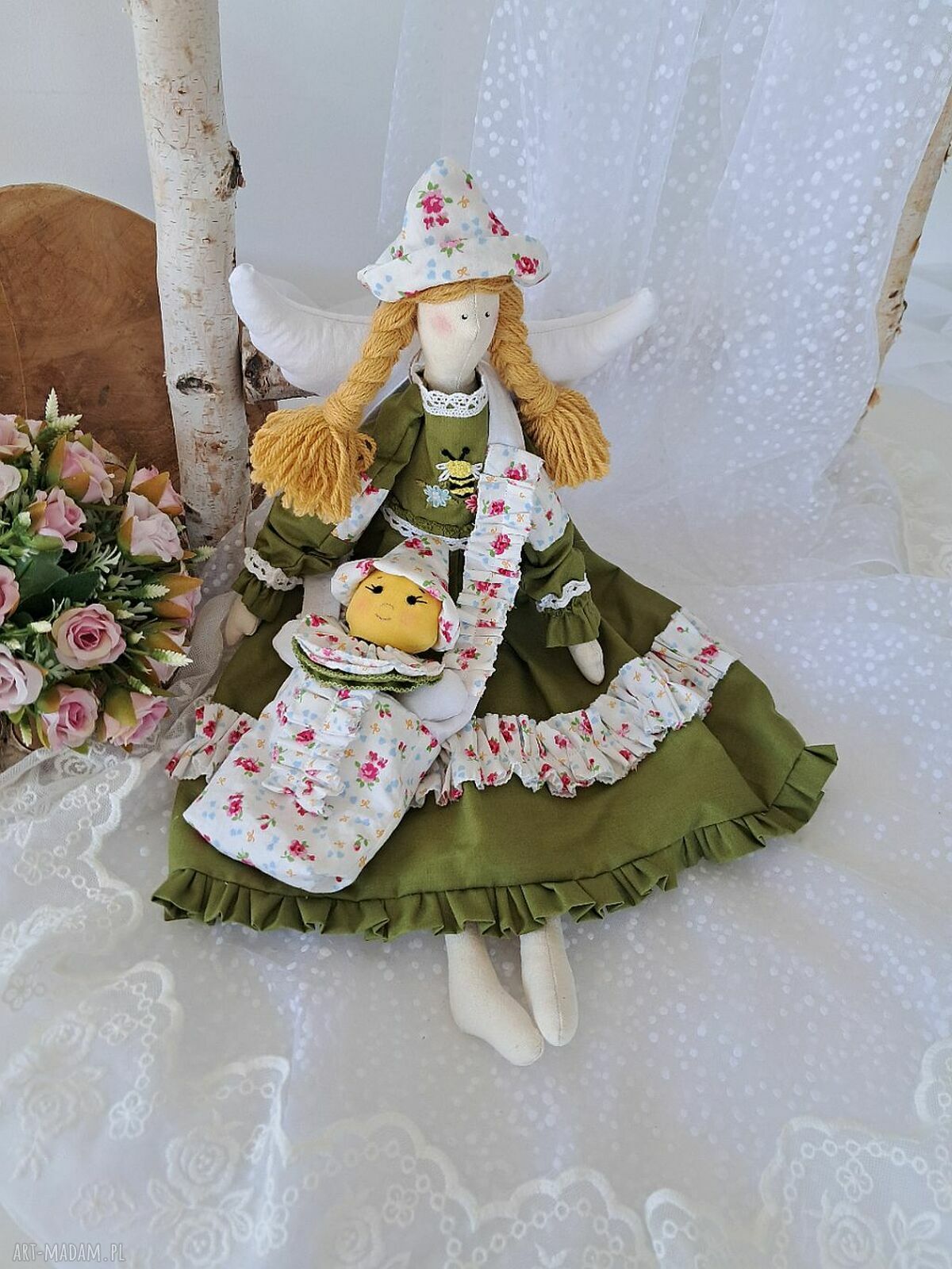Anioł stróż z pszczółką - miękka lalka handmade 45 cm dla dziecka