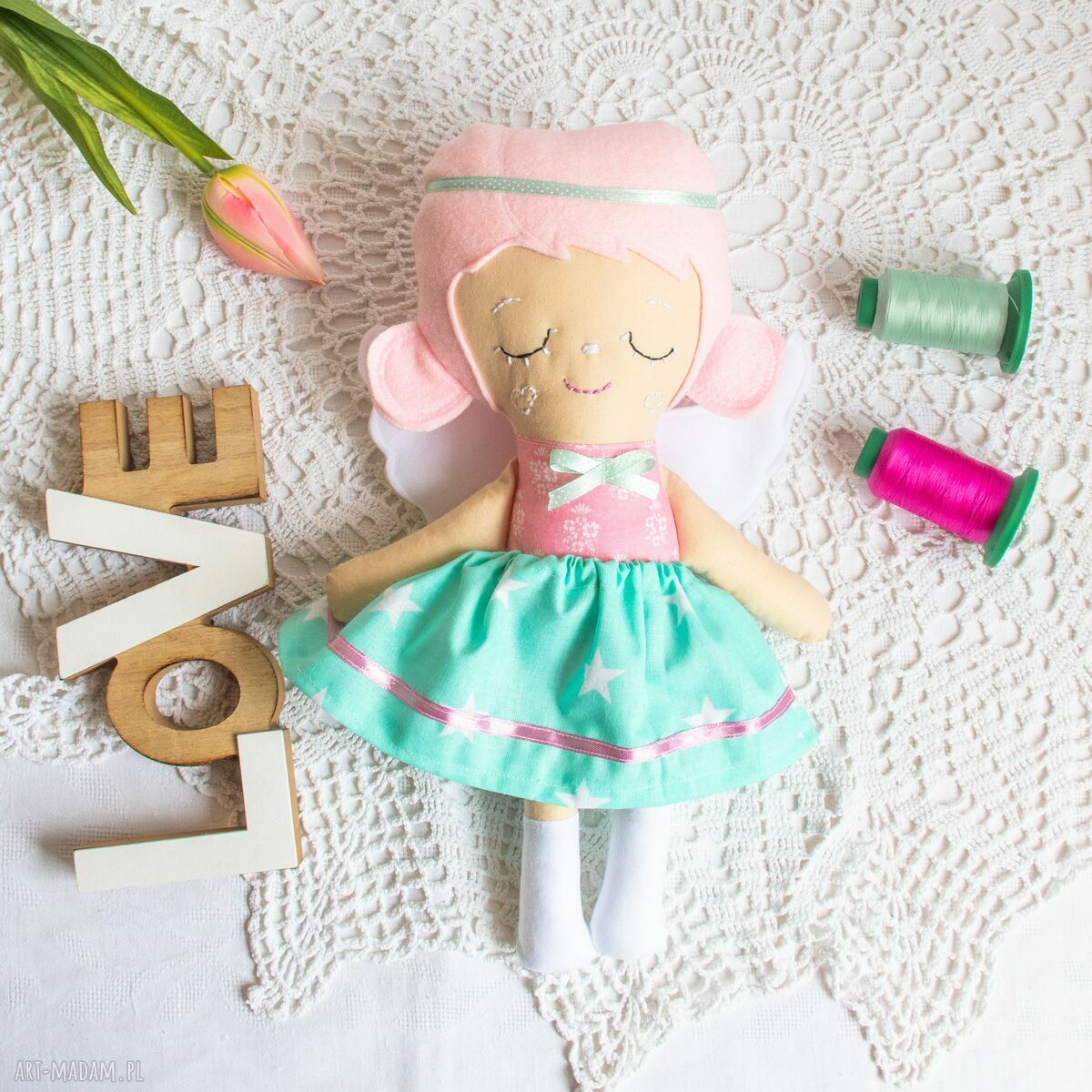 Anioł stróż Lukrecja 32 cm - ręcznie wyszywana lalka pastelowa