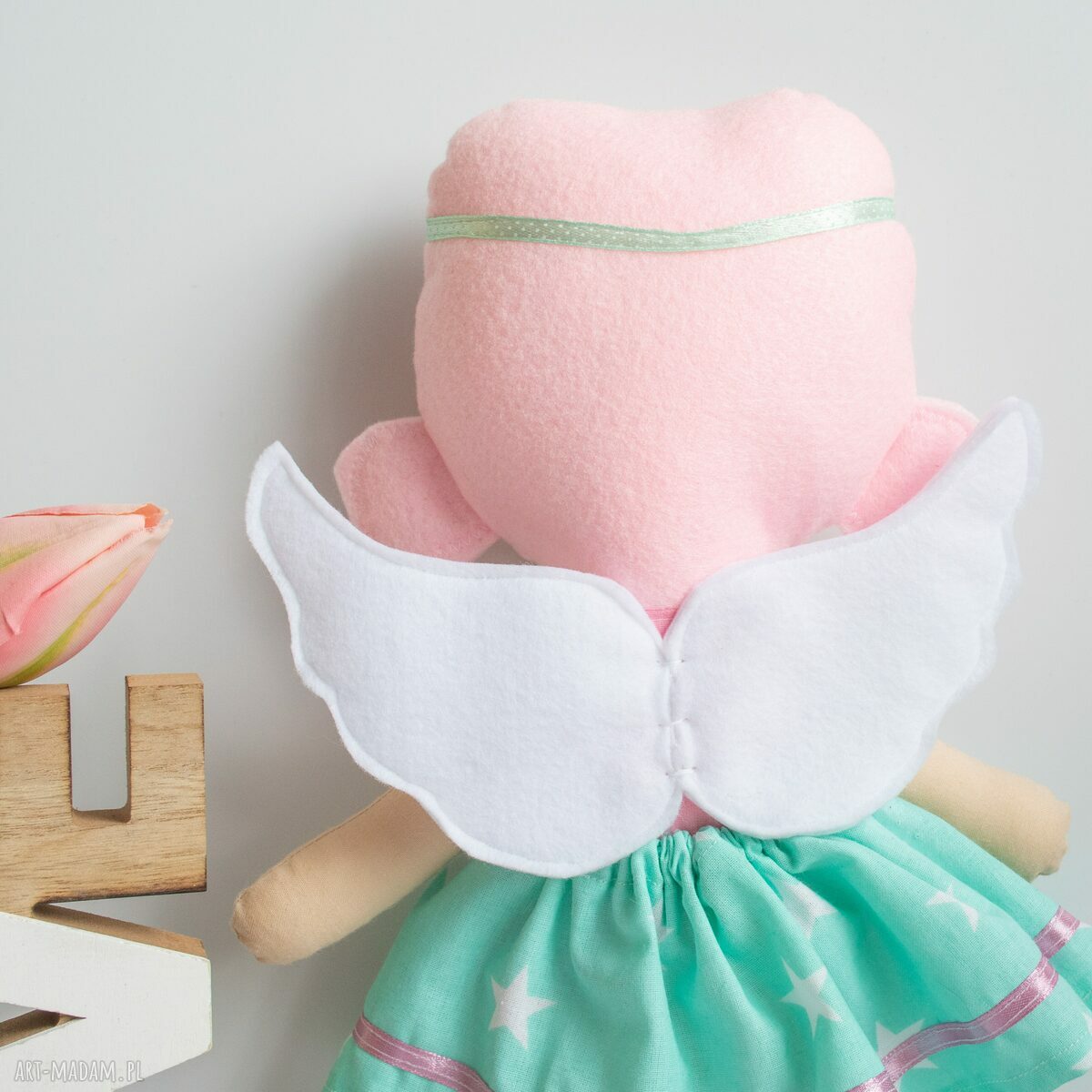Anioł stróż Lukrecja 32 cm - ręcznie wyszywana lalka pastelowa