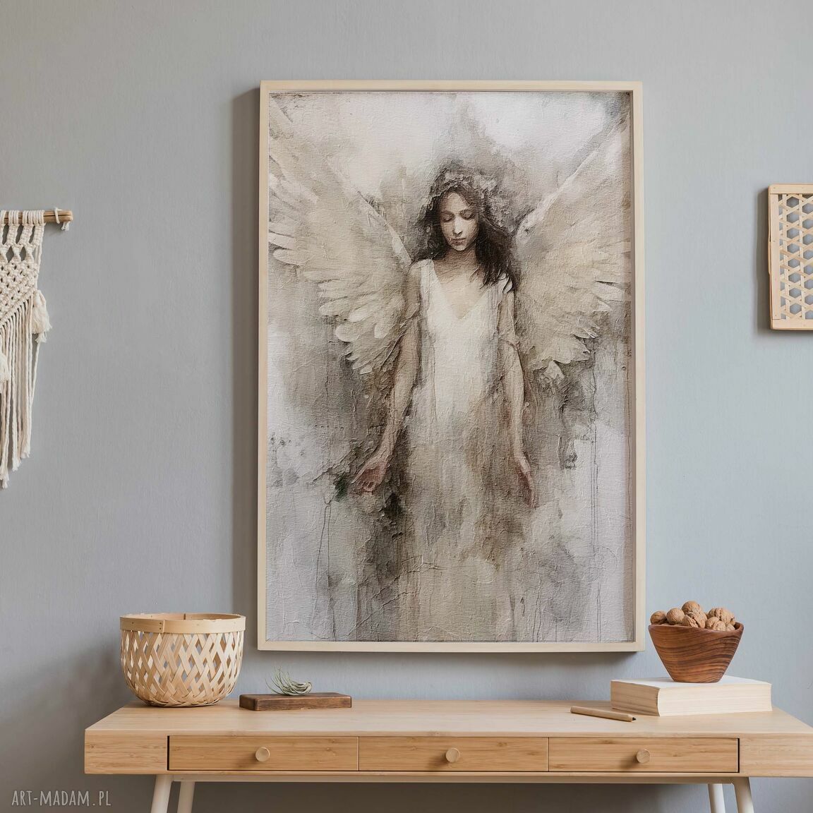 Anioł na szczęście w beżu i bieli - plakat 40x50 cm