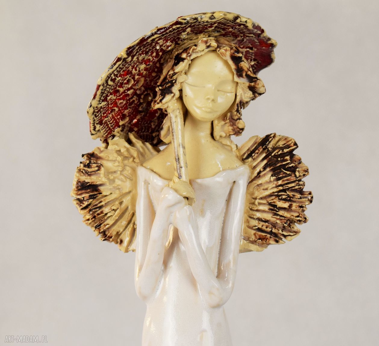 Anioł z parasolką - ceramika handmade