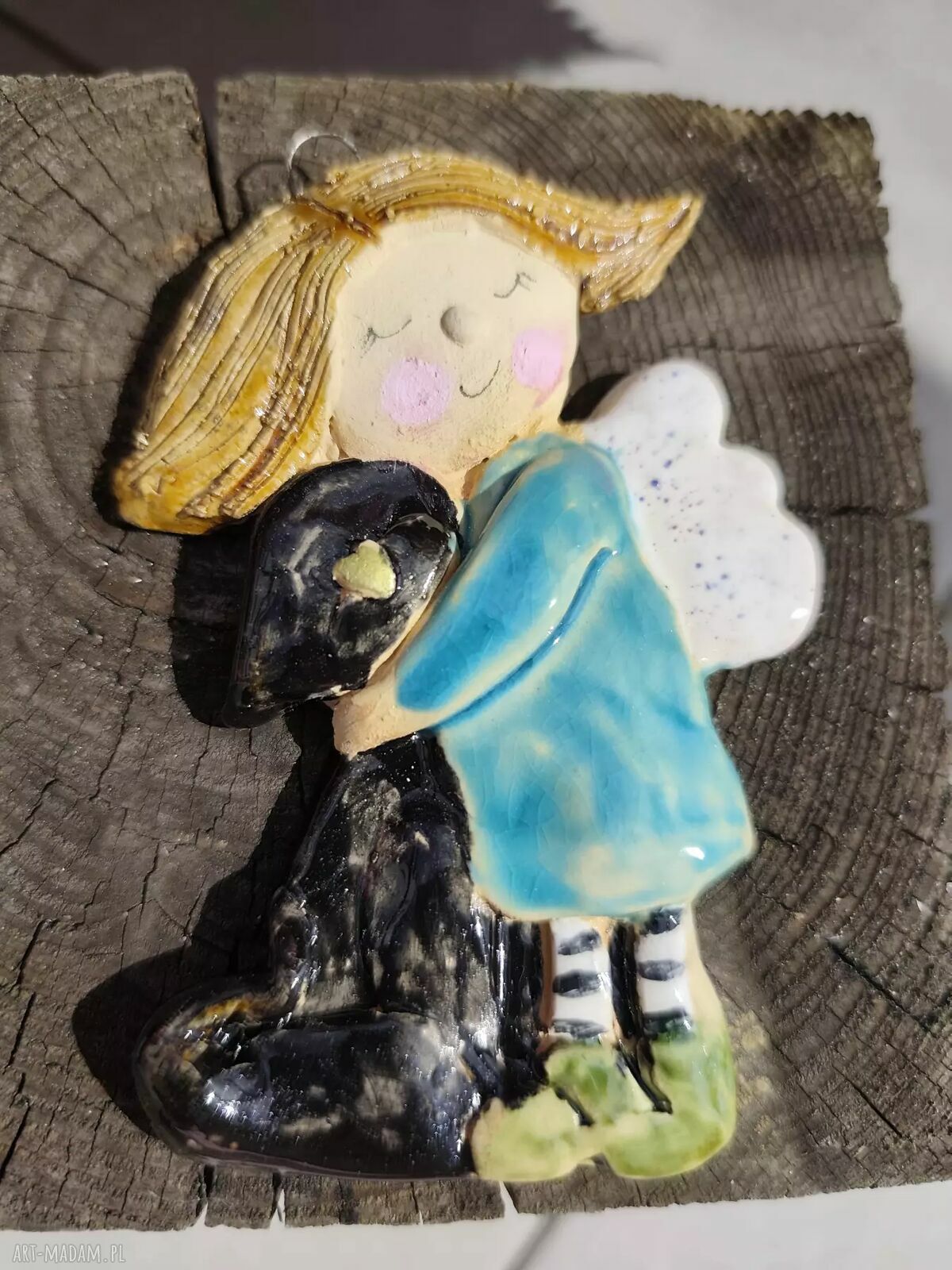 Ceramiczny anioł z psem - ręcznie robiona dekoracja