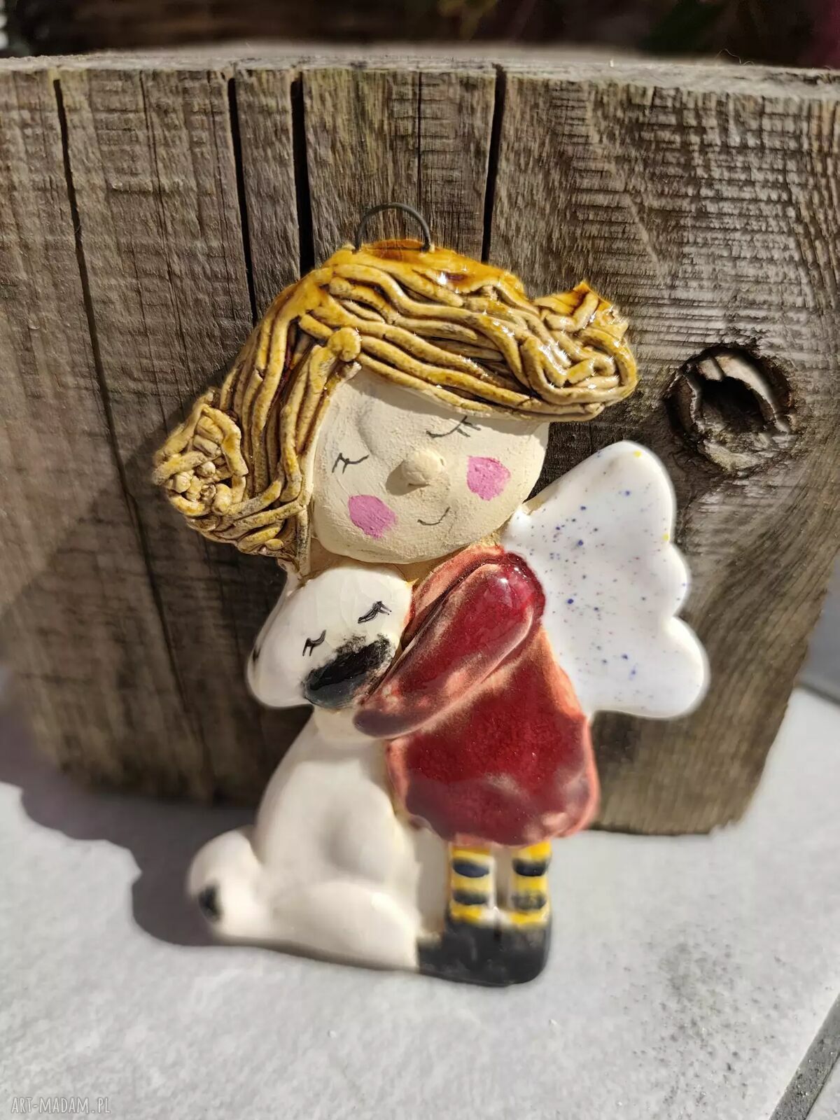 Ceramiczny anioł z psem - ręcznie robiona figurka