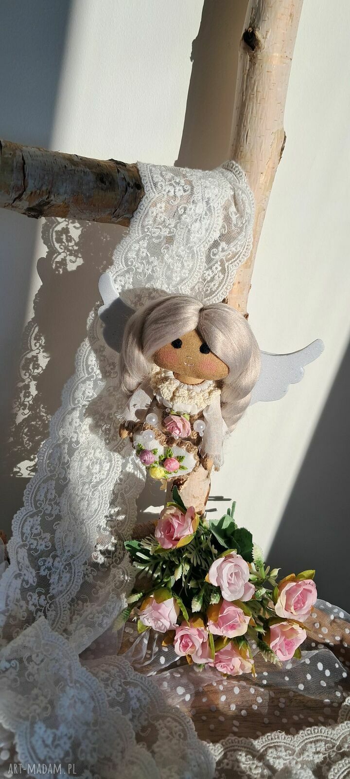 Aniołek stróż z serduszkiem - pamiątka handmade dla dziecka