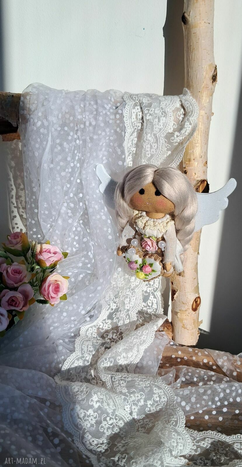 Aniołek stróż z serduszkiem - pamiątka handmade dla dziecka