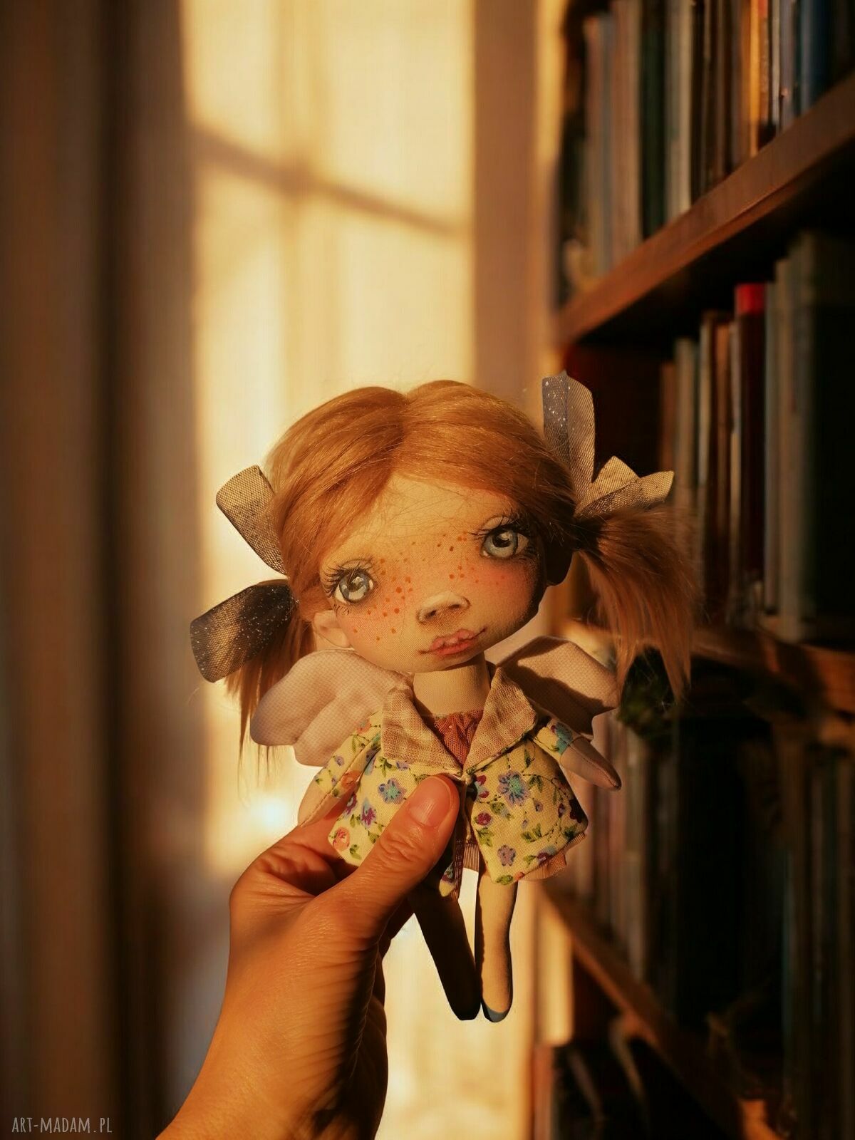 Aniołek z tkaniny - artystyczna lalka kolekcjonerska 22 cm