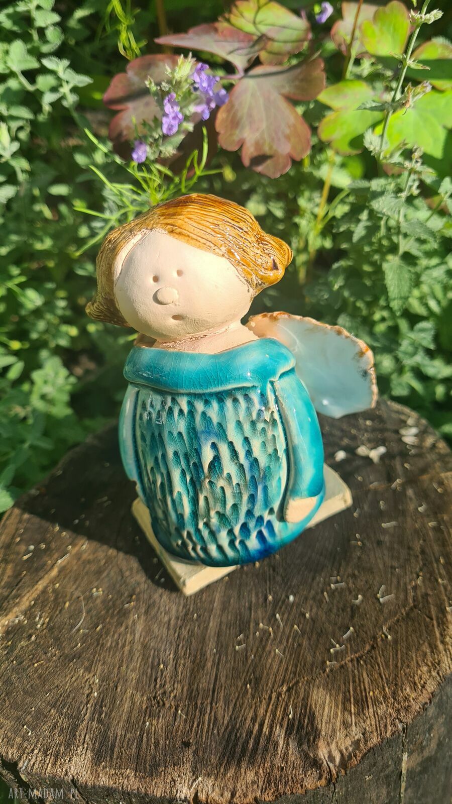 Aniołek ceramiczny 8 cm z jasnej gliny - prezent i dekoracja do domu