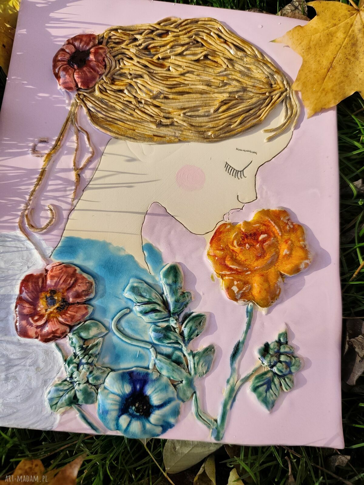 Aniołek ceramiczny do powieszenia na ścianie 23,5 x 19 cm