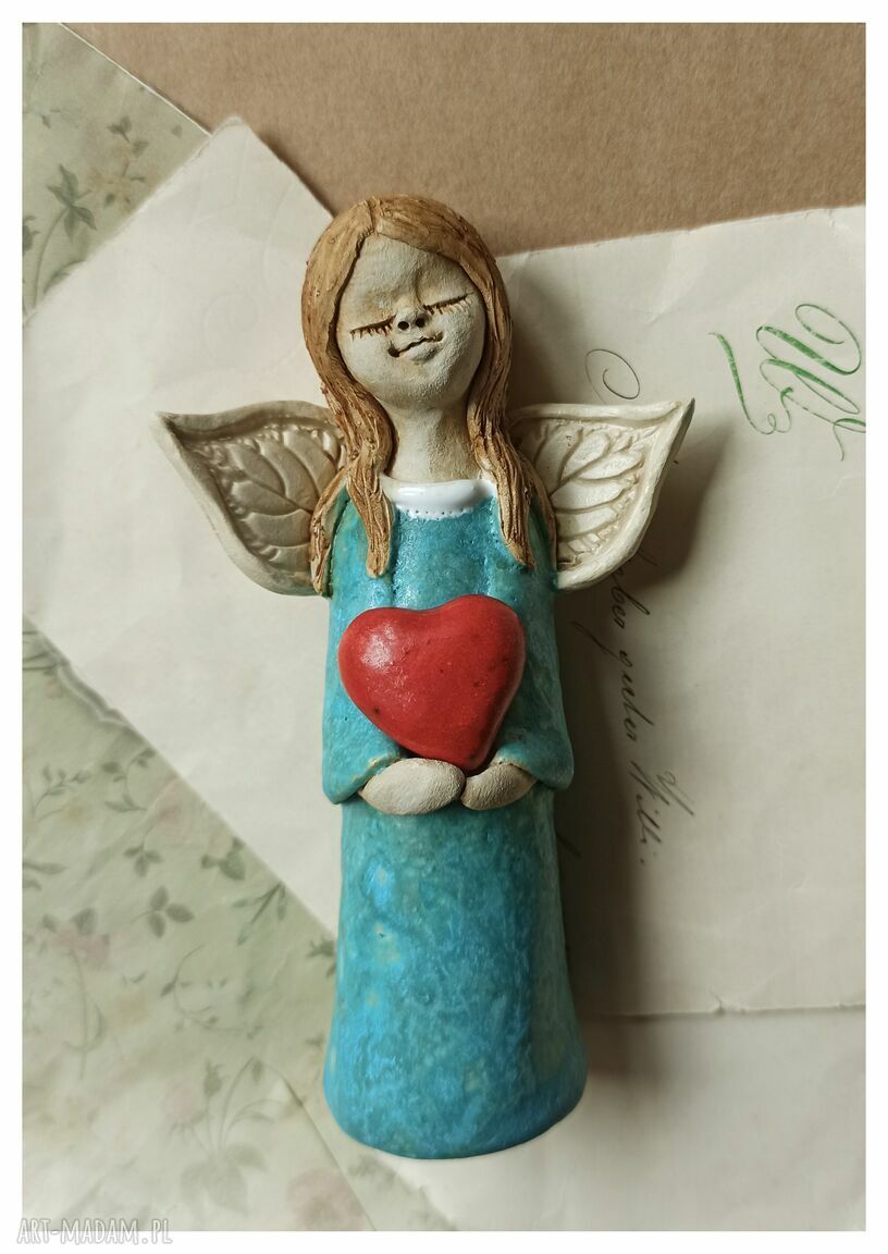 Aniołek ceramiczny z sercem - miniatura