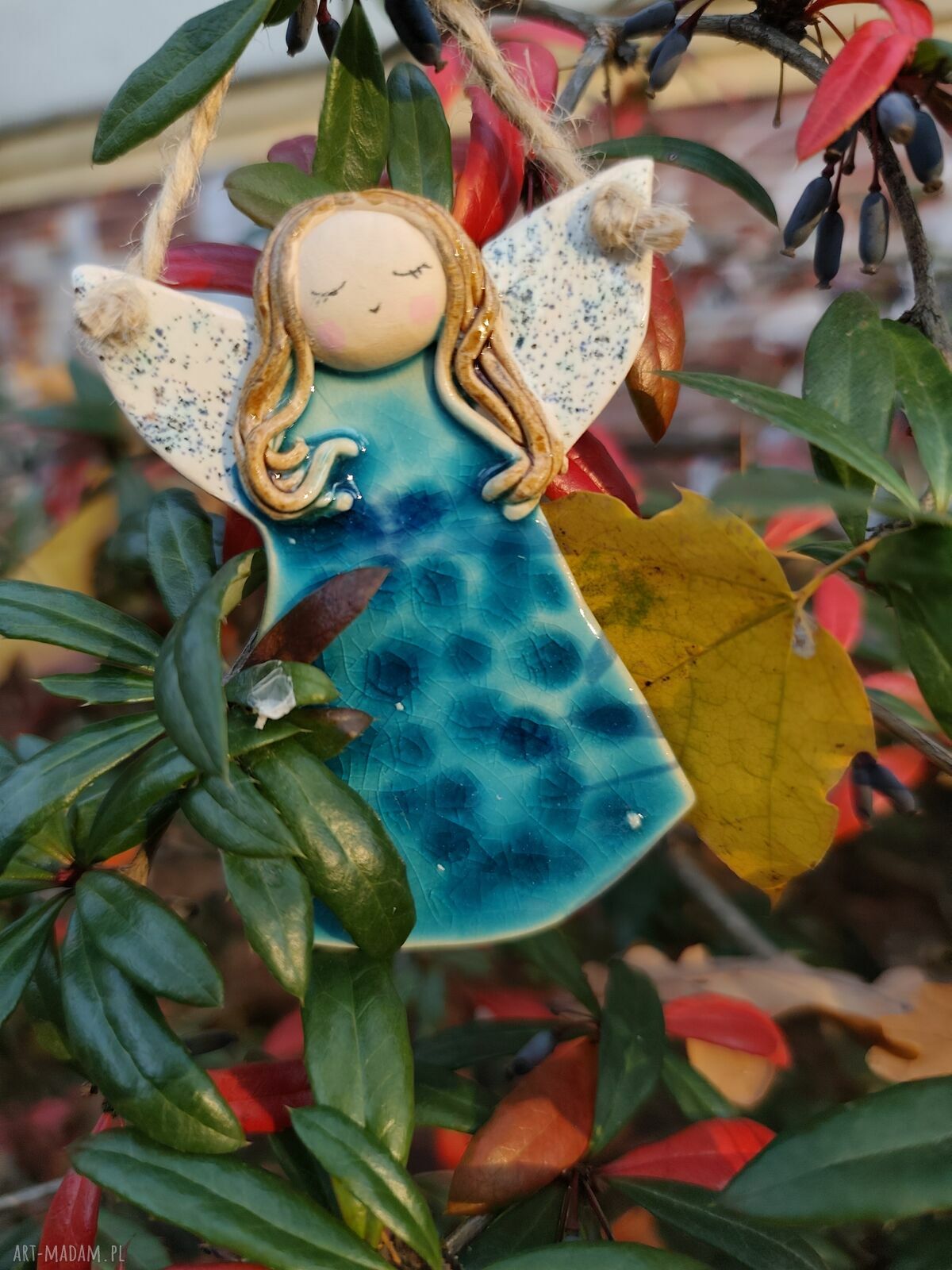 Aniołek ceramiczny 8 cm - turkusowo-niebieski akcent w Twoim domu