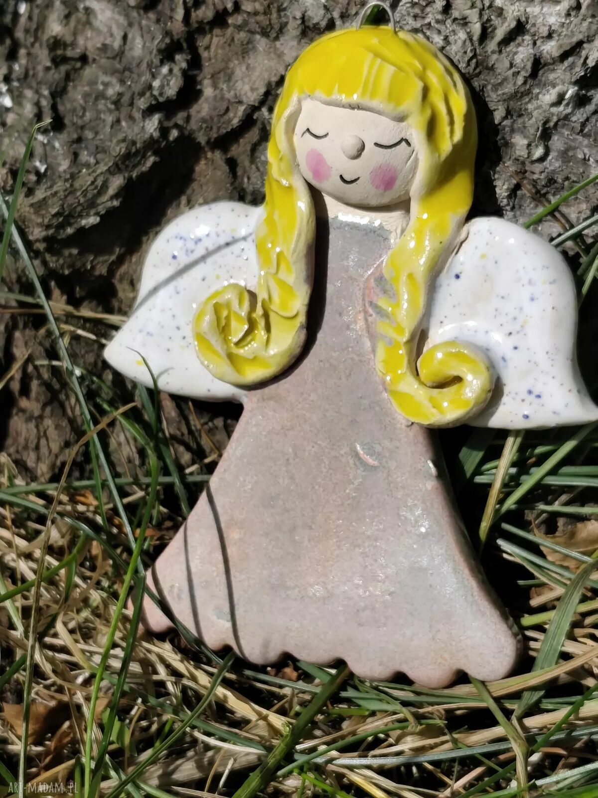 Ręcznie robiony ceramiczny aniołek w różowej sukience