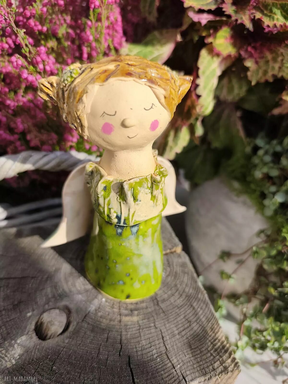 Ceramiczny aniołek w zielonej sukience - wyjątkowa dekoracja i prezent