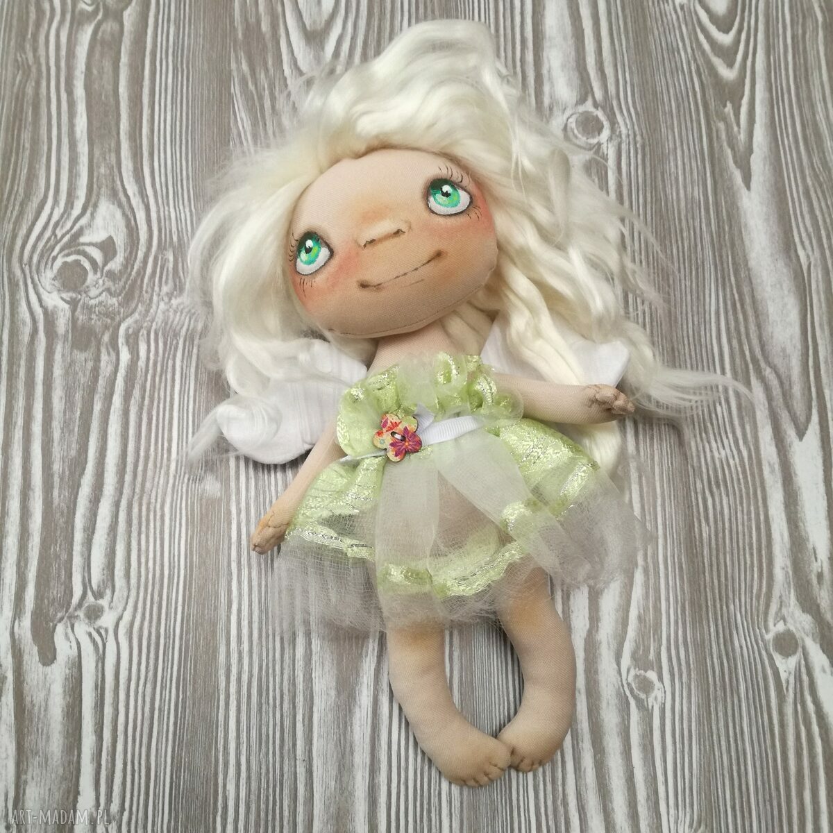 Aniołek dekoracja ścienna - figurka tekstylna ręcznie szyta i malowana, ok. 25 cm