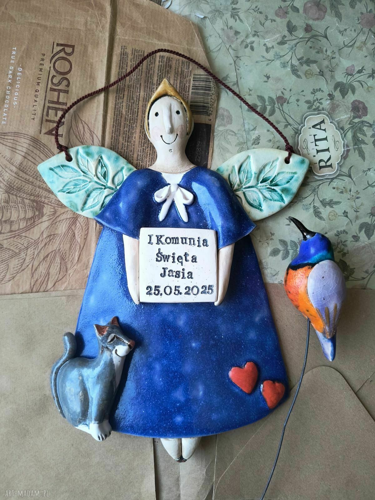 Aniołek dla chłopca Koliber na piku - ceramika handmade na Pierwszą Komunię i Chrzciny
