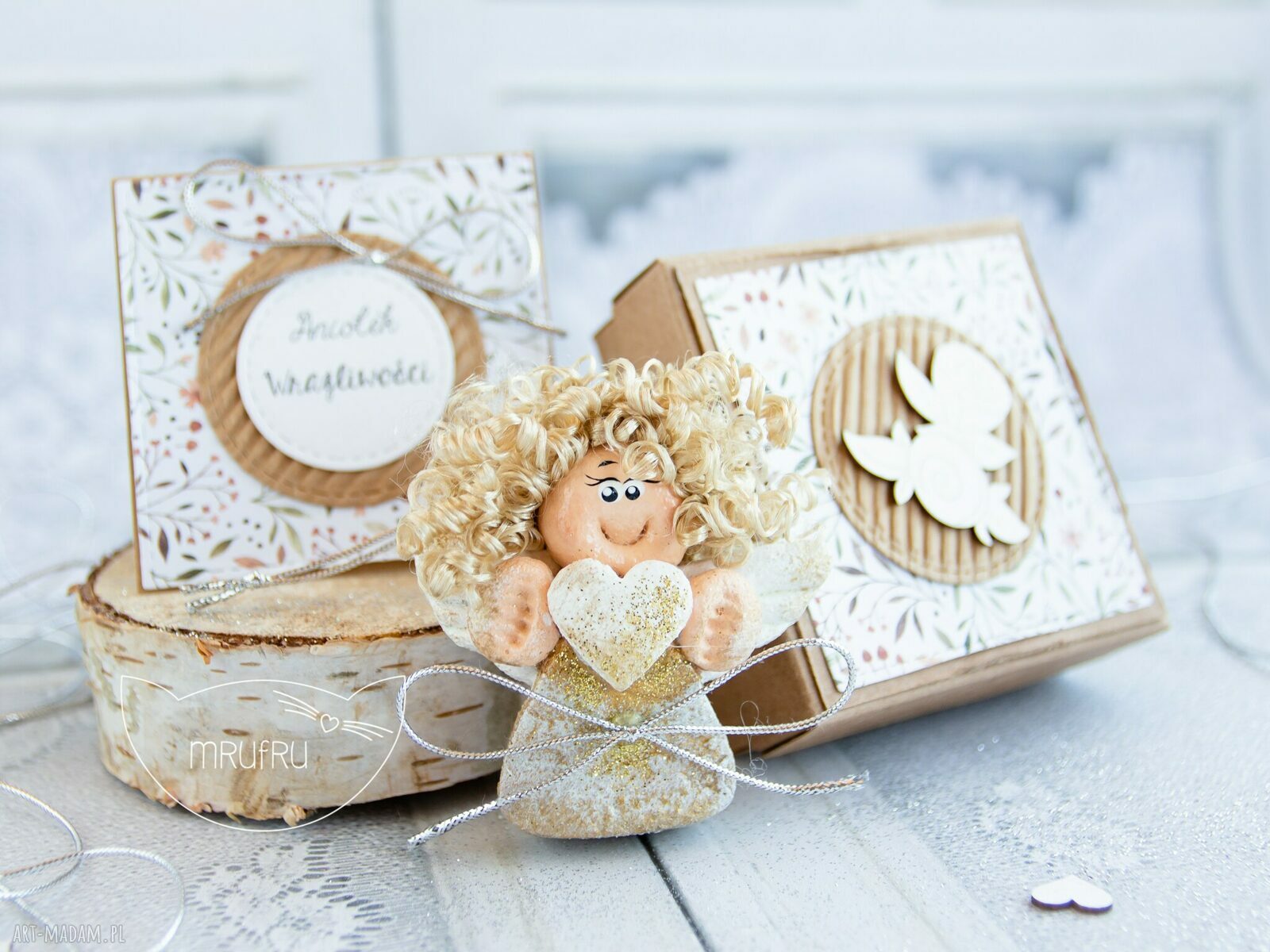 kartki: Aniołek WRAŻLIWOŚCI. Personalizowana kartka. Pudełeczko. HandMade