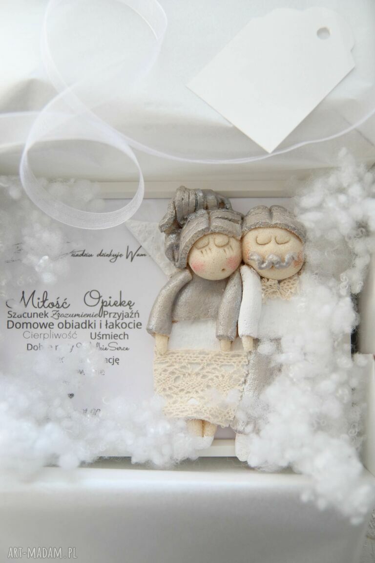 Anioły na szczęście na Dzień Babci i Dziadka - personalizowana ramka z aniołem z masy solnej