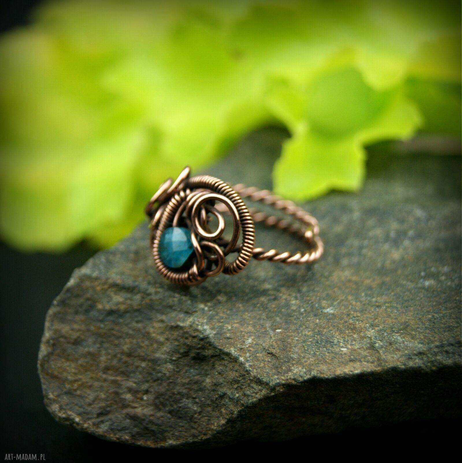 Apatyt regulowany pierścionek z miedzi - wire wrapping dla Ciebie