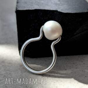 miechunka apearl srebrny pierścionek z perłą hodowlaną