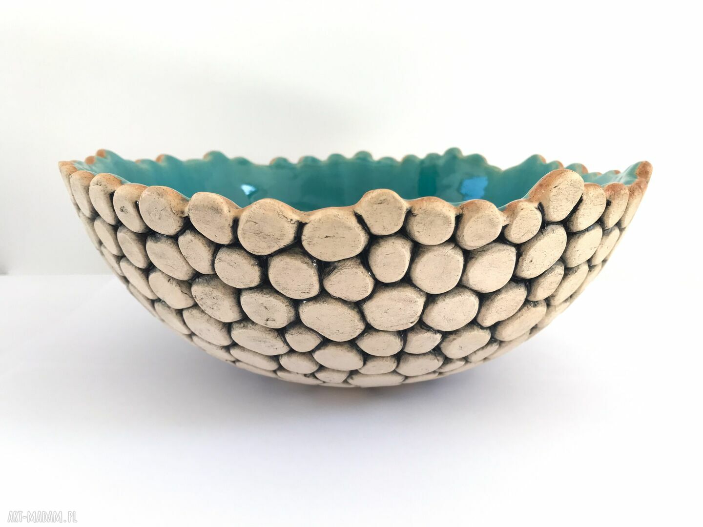 Artystyczna ceramiczna misa z setek ręcznie formowanych kulek