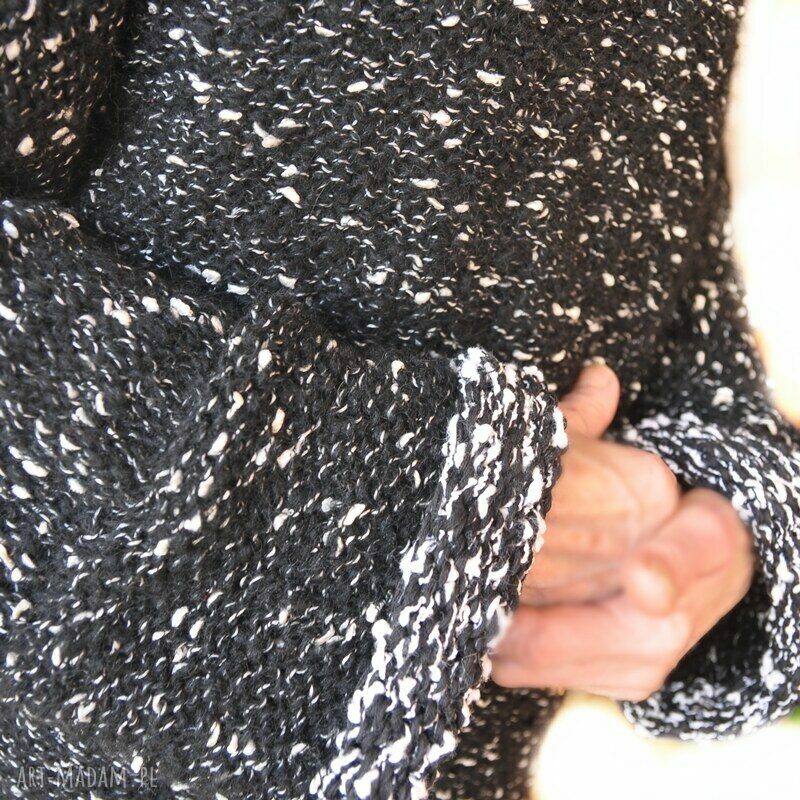 Asymetryczna tunika sweter handmade czarno-biała melanż