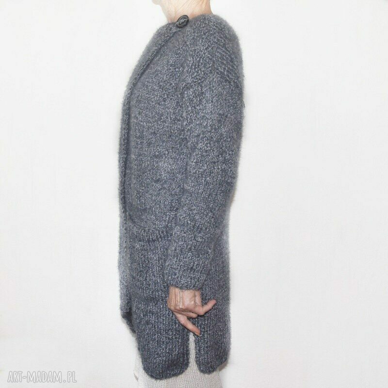 Asymetryczny, elegancki sweter handmade - kardigan z guzikiem