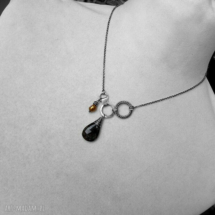 naszyjniki: ASYMETRYCZNY NASZYJNIK KWARC RUTYLOWY I PERŁA. HandMade