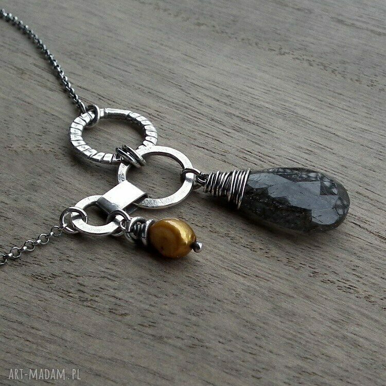 naszyjniki: ASYMETRYCZNY NASZYJNIK KWARC RUTYLOWY I PERŁA. HandMade