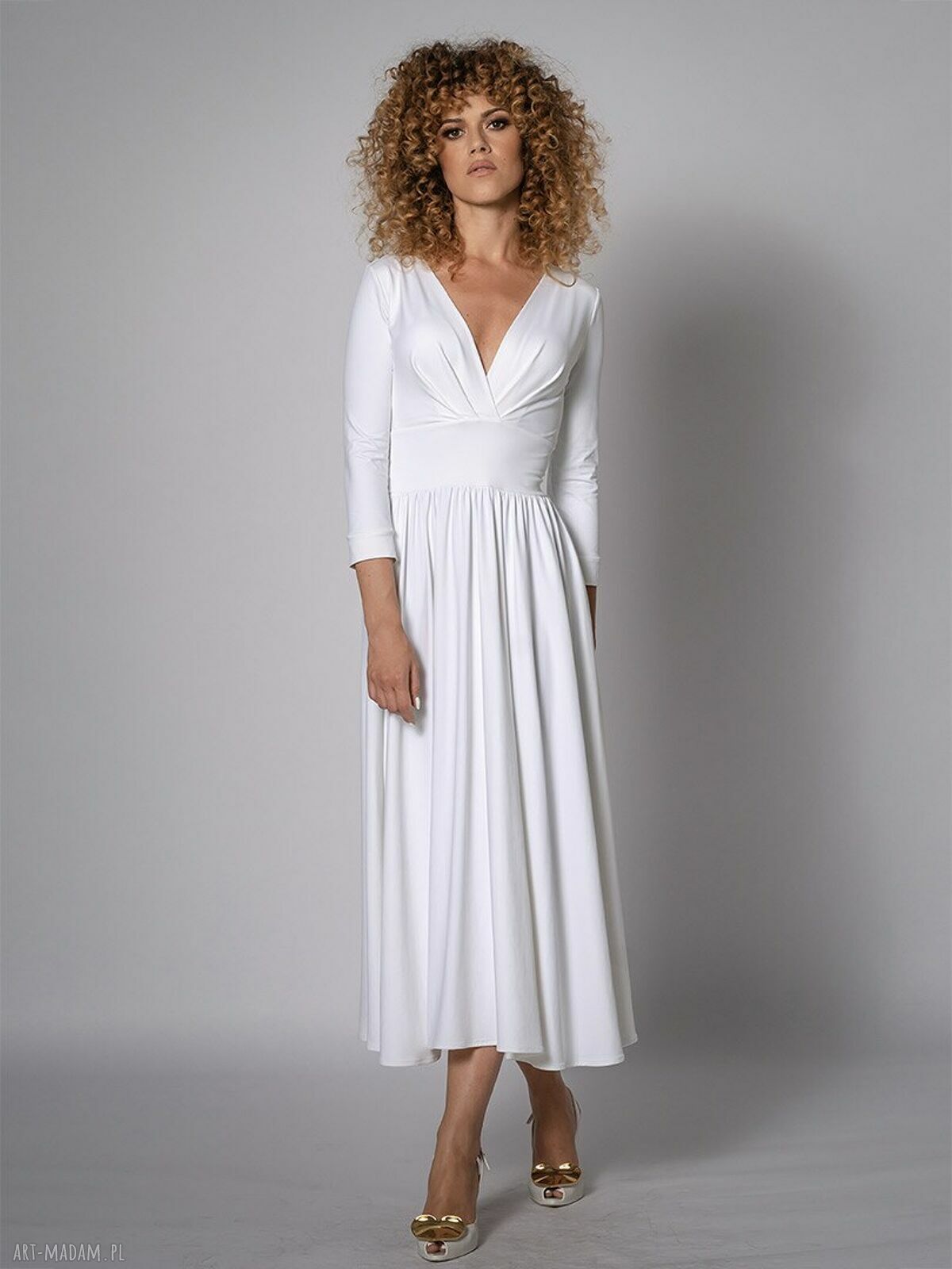 Audrey - elegancka suknia ślubna w bieli