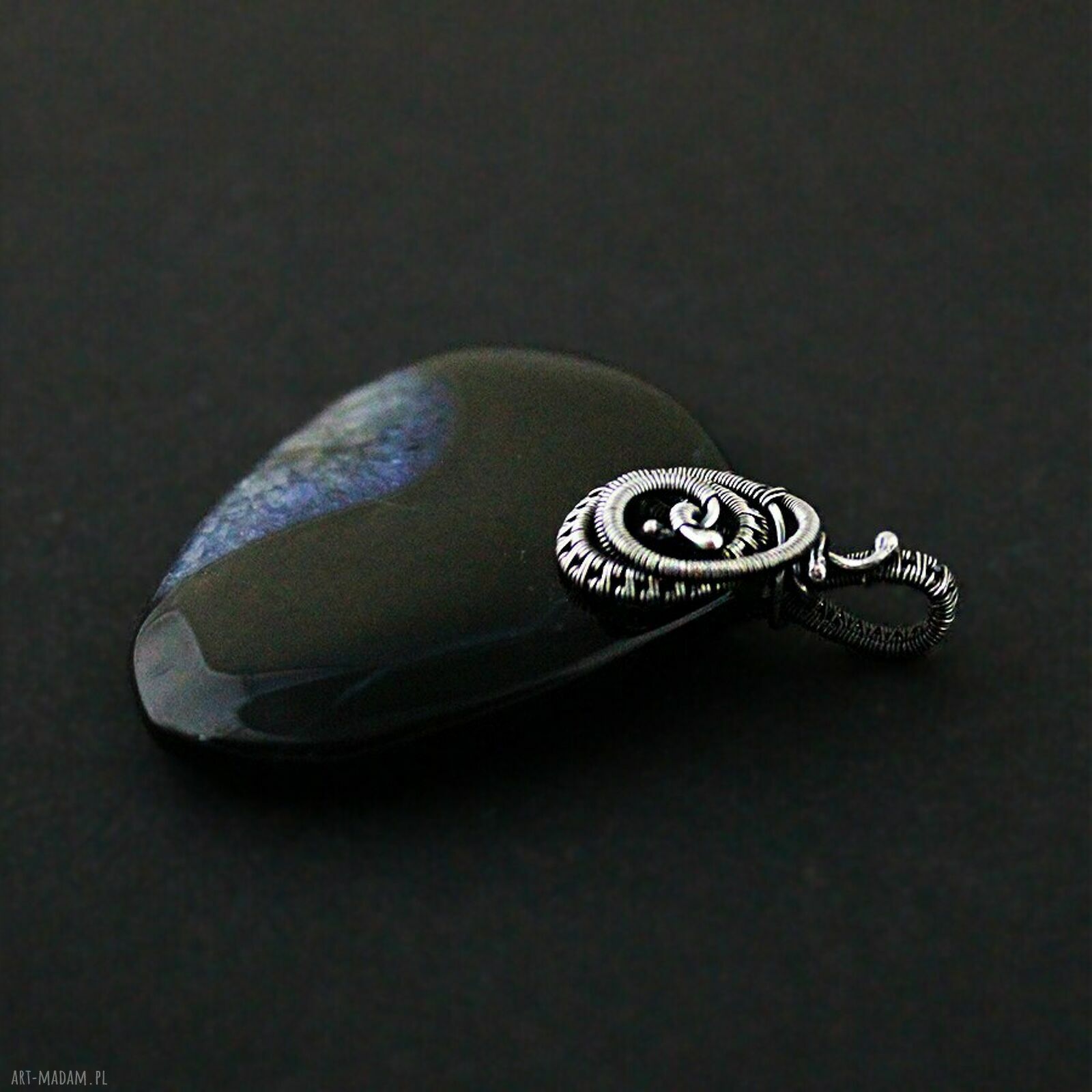 Aura - talizman z agatem z inkluzją, wire-wrapping ze srebra oksydowanego