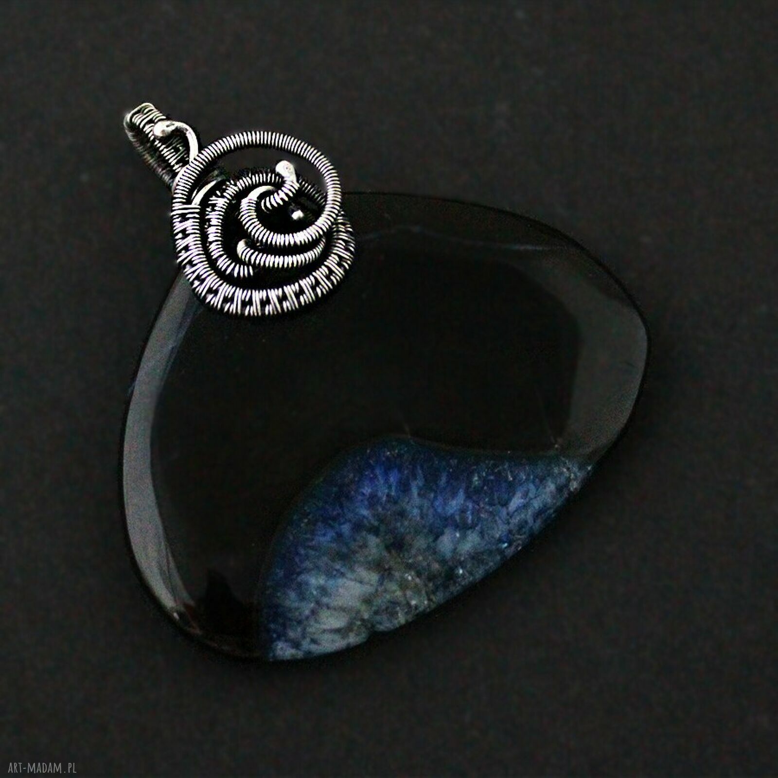 Aura - talizman z agatem z inkluzją, wire-wrapping ze srebra oksydowanego