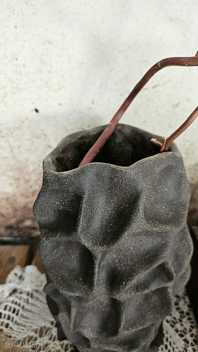 Azon ceramiczny - brązowy wazon handmade z surowej gliny