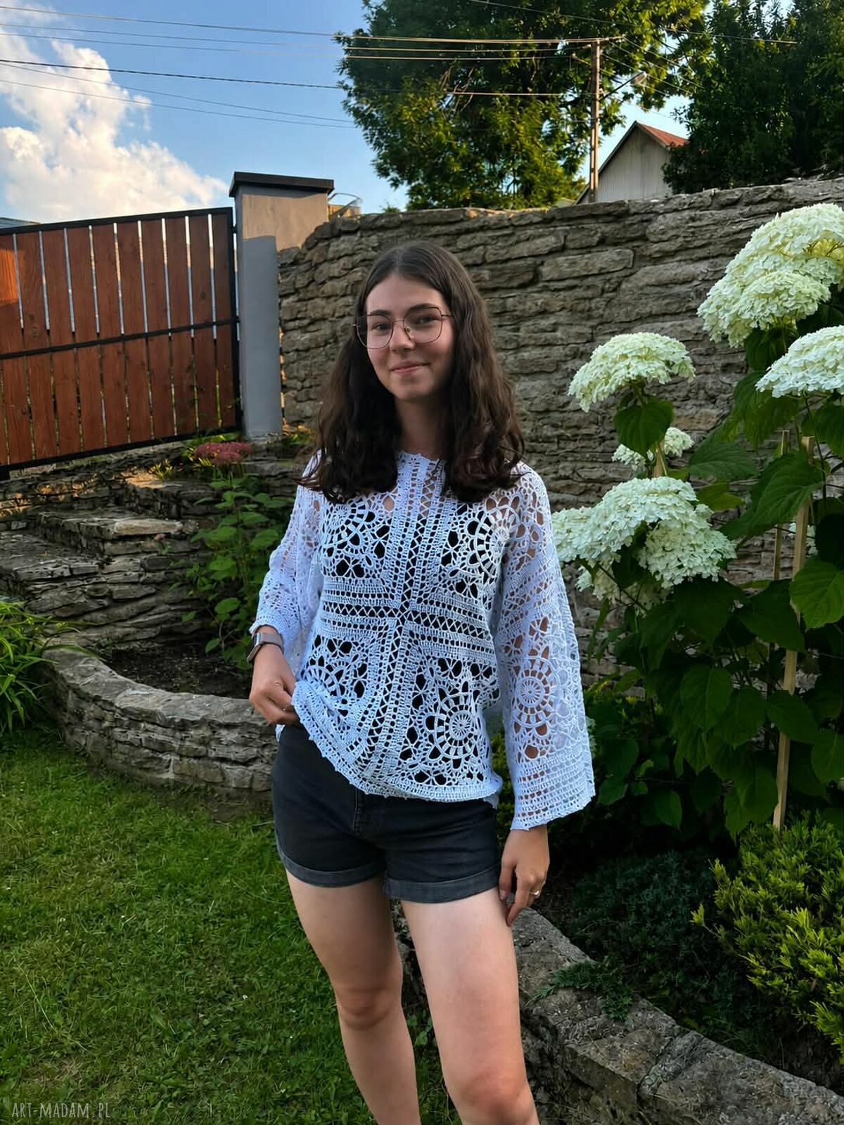 Biała ażurowa bluzka szydełkowa handmade