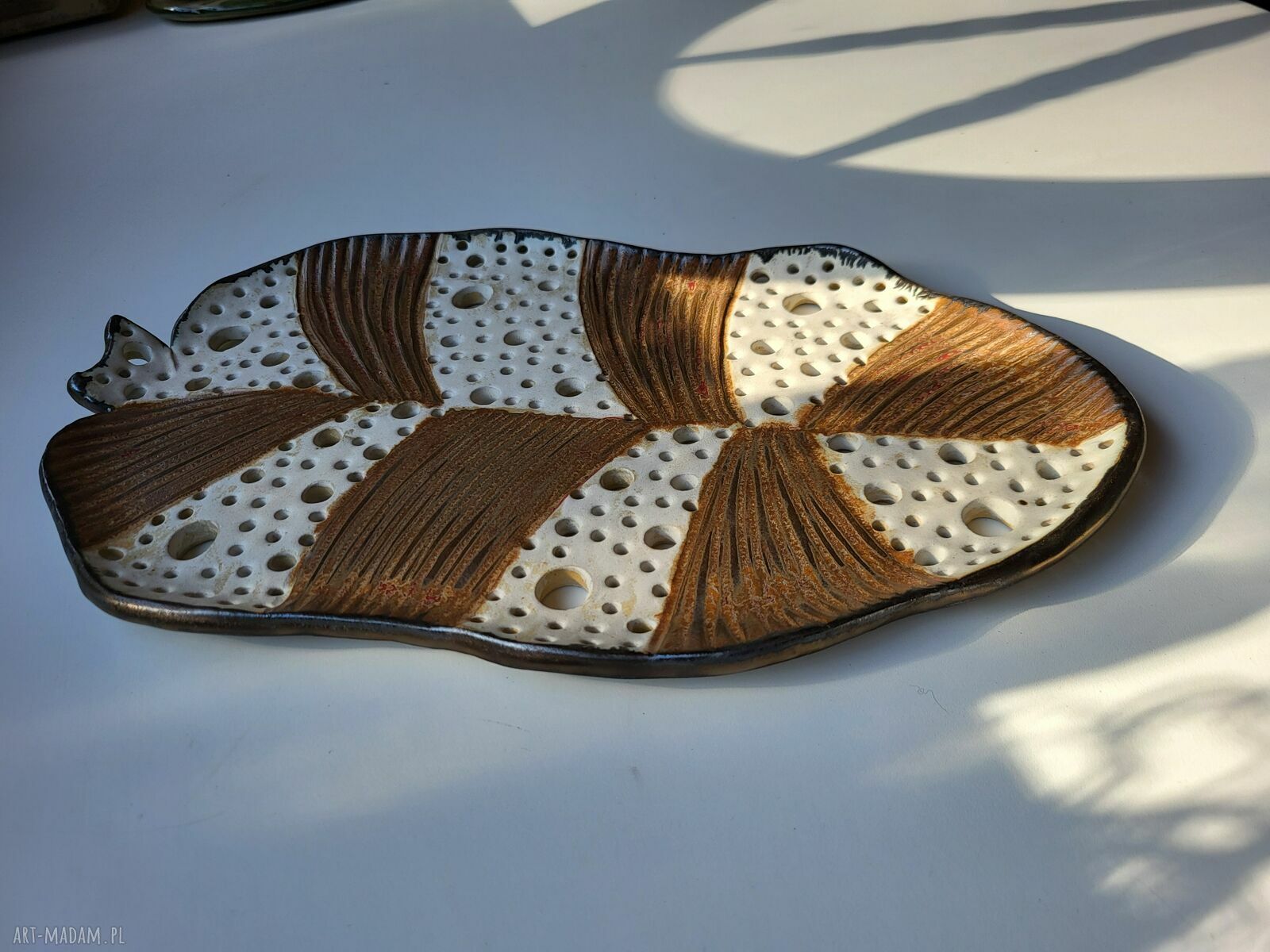 Ażurowa ceramiczna patera liść