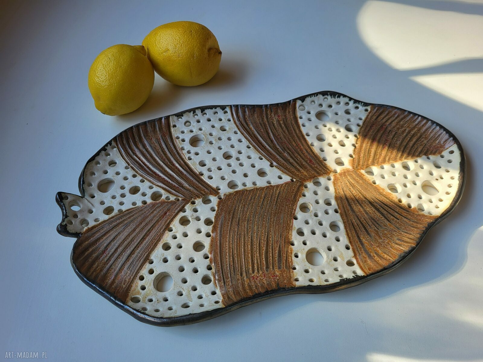 Ażurowa ceramiczna patera liść