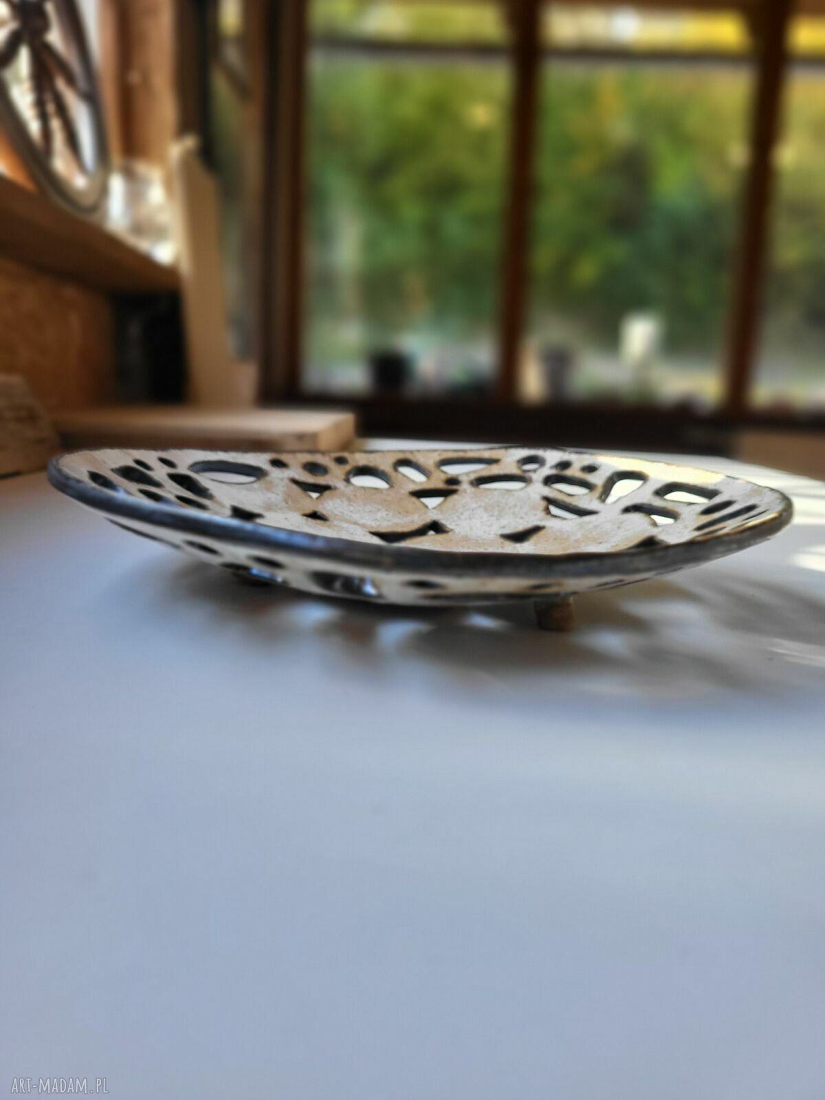 Ażurowa ceramiczna patera do serwowania i na prezent