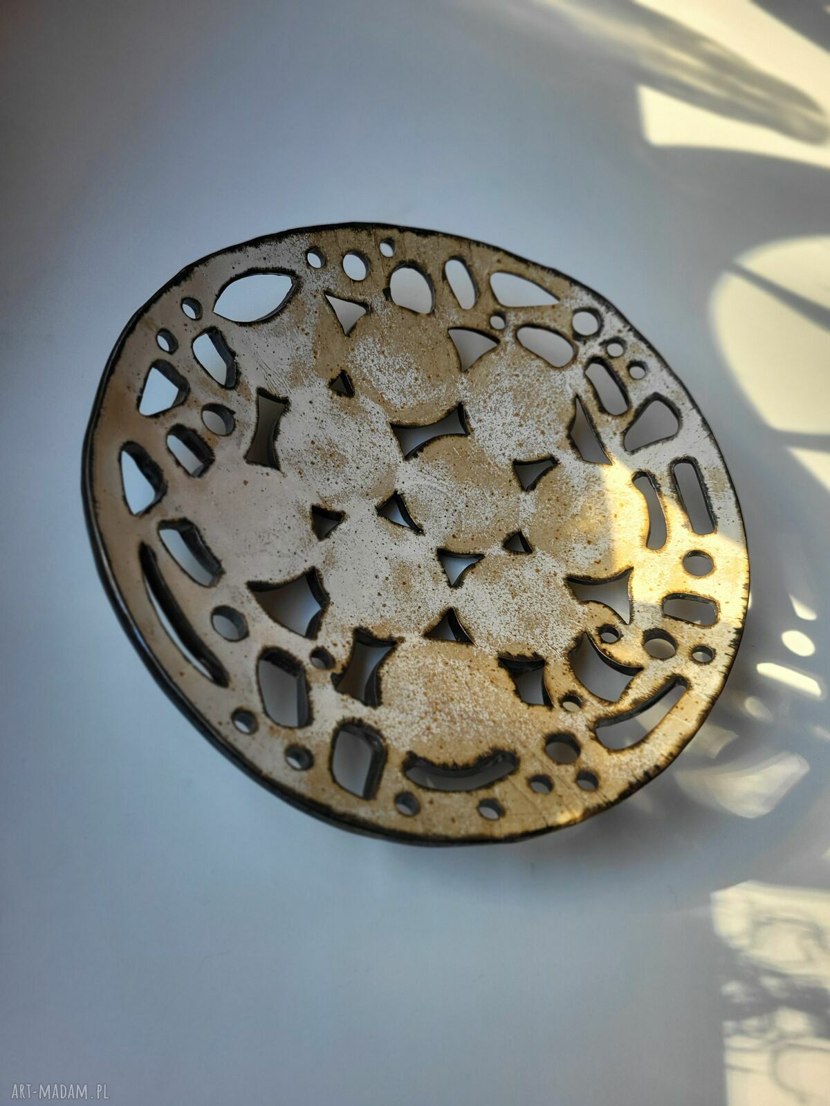 Ażurowa ceramiczna patera do serwowania i na prezent