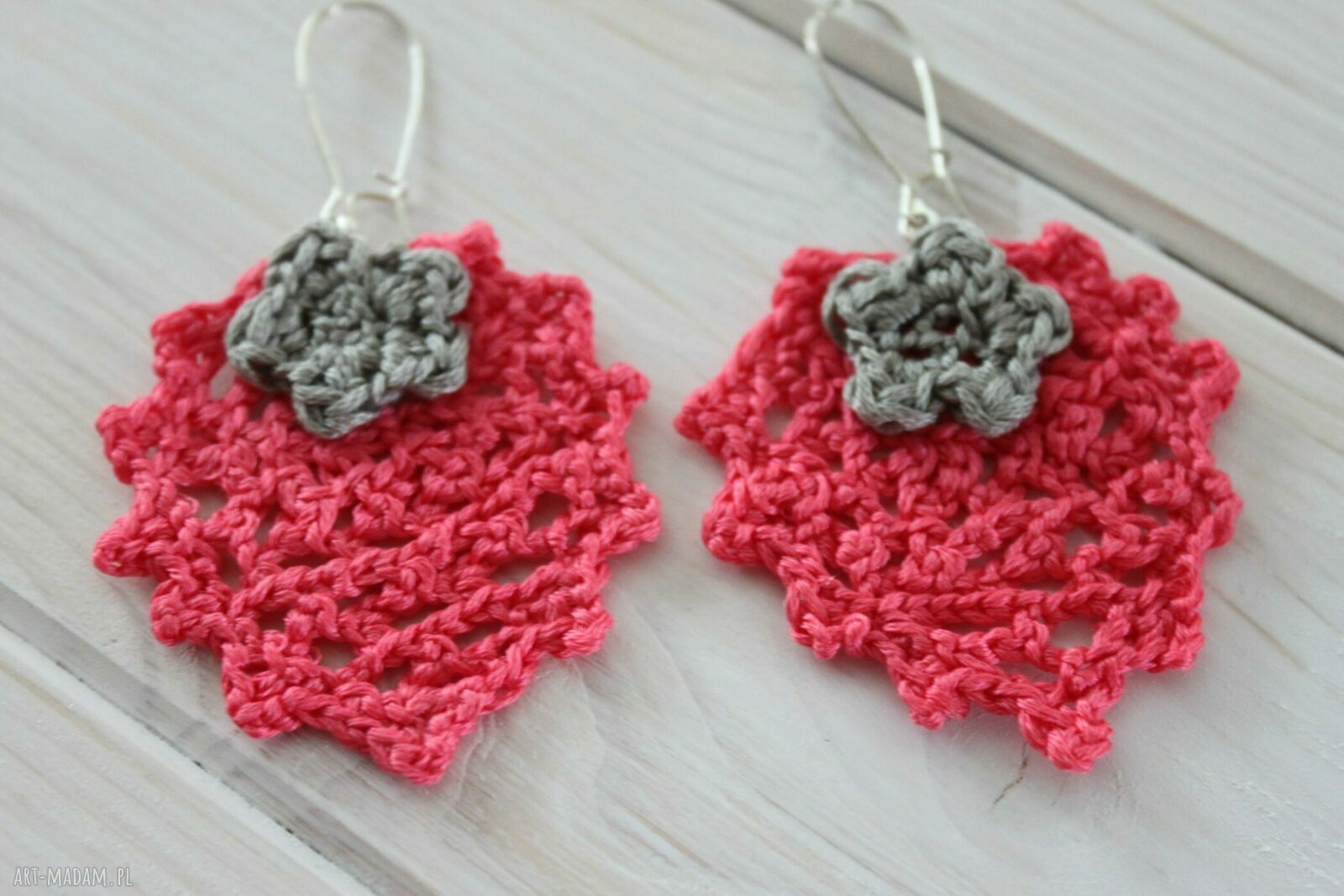 Ażurowe kolczyki malinowe handmade
