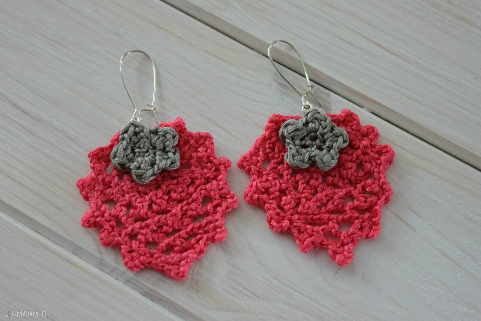 Ażurowe kolczyki malinowe handmade