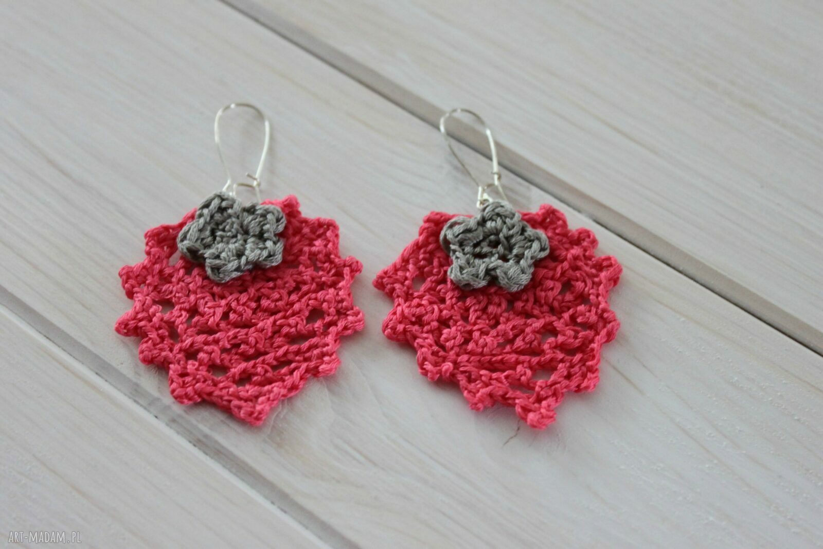 Ażurowe kolczyki malinowe handmade
