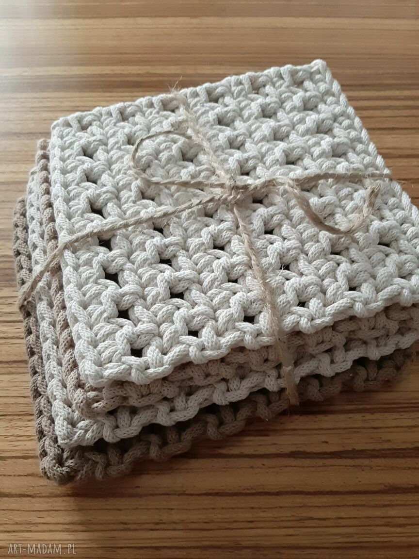 Ażurowe, kwadratowe podkładki ze sznurka bawełnianego 16x16 cm