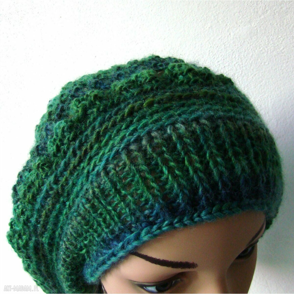 ażurowy beret w zieleniach