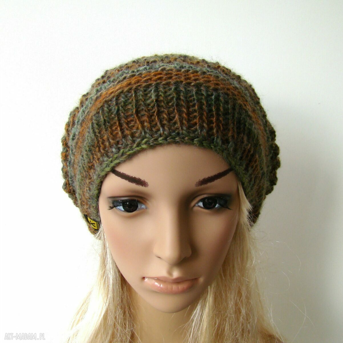 Ażurowy beret w jesiennych barwach
