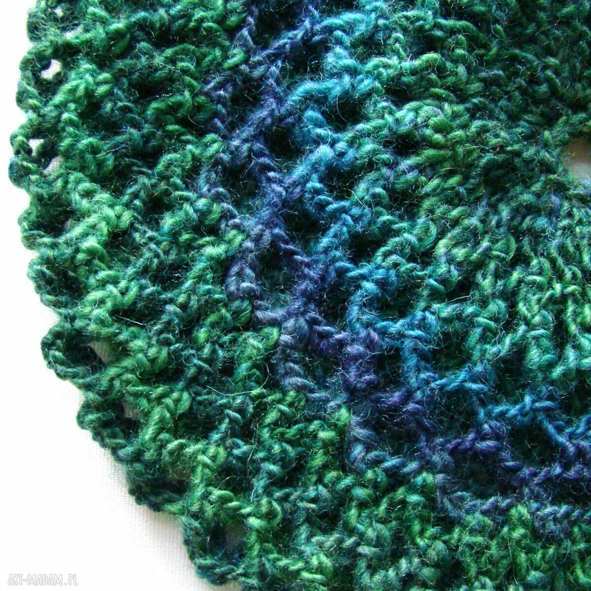ażurowy beret w zieleniach