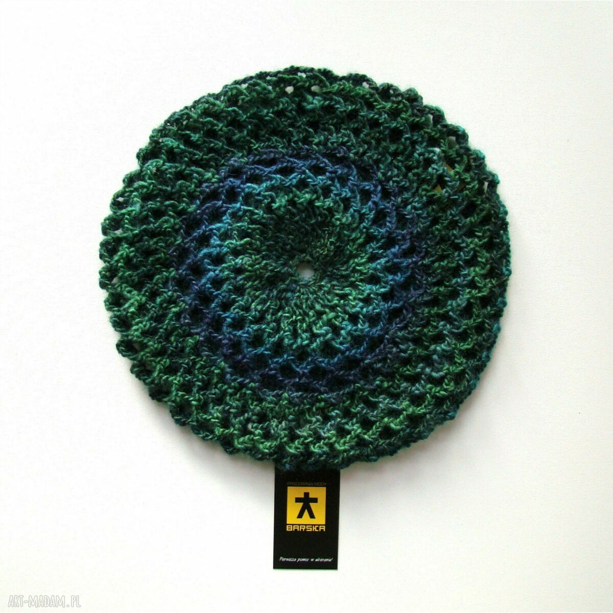 ażurowy beret w zieleniach
