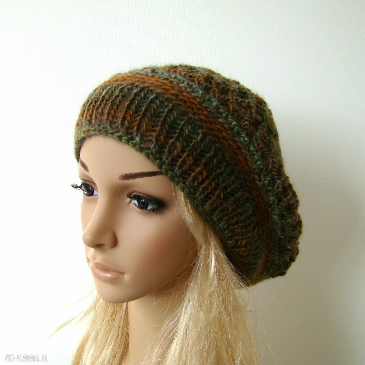 Ażurowy beret w jesiennych barwach