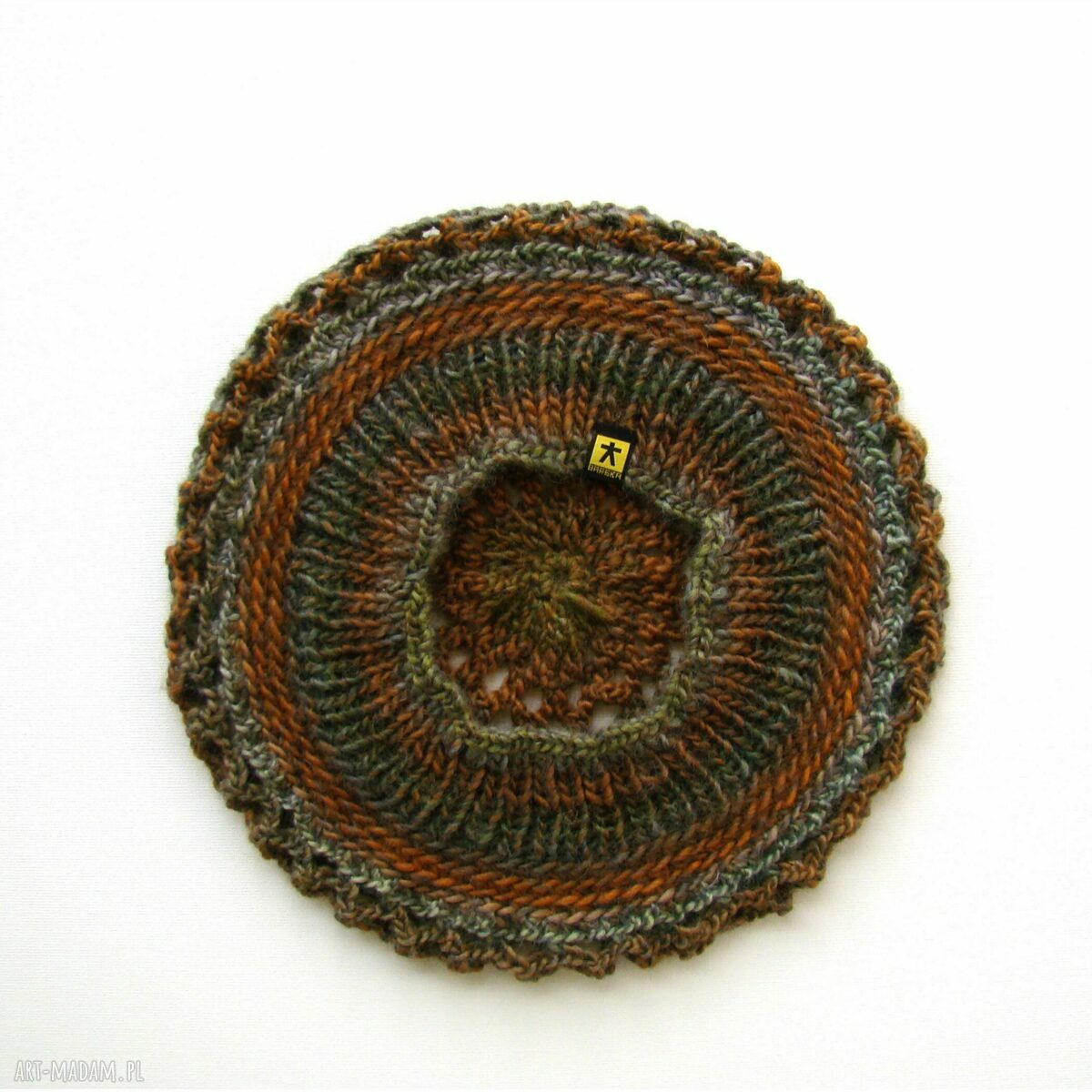 Ażurowy beret w jesiennych barwach